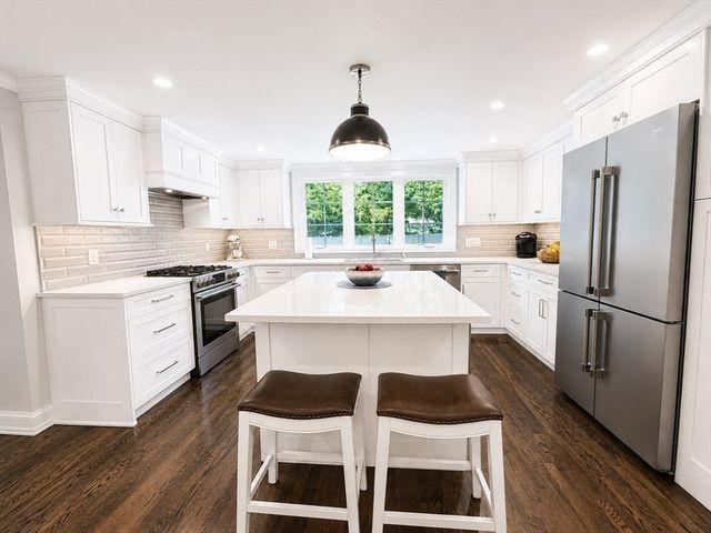 7 John Street, Needham, MA 02494
