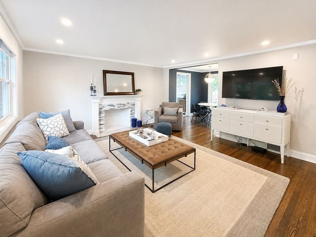 7 John Street, Needham, MA 02494