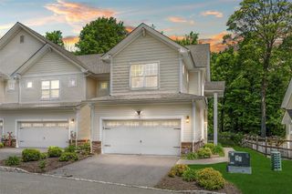 19 Woodrose Court, Middletown, NY 10940