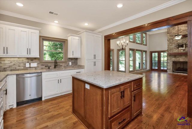 243 Mossland Dr, Perry, GA 31069