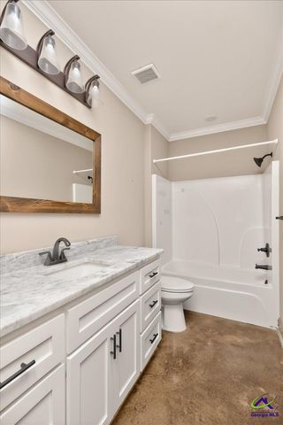 243 Mossland Dr, Perry, GA 31069