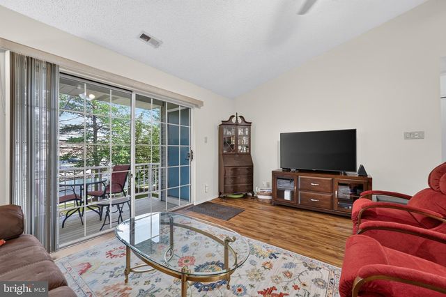 5806-B ADELAIDE DR, Mount Laurel, NJ 08054