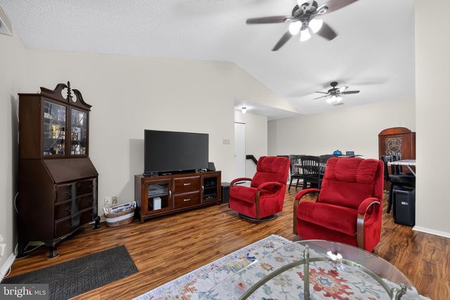 5806-B ADELAIDE DR, Mount Laurel, NJ 08054