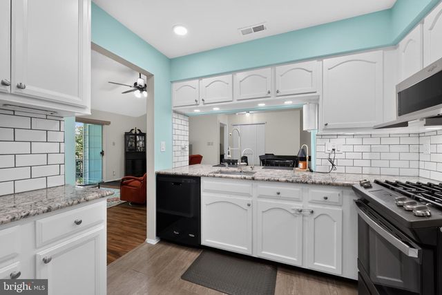 5806-B ADELAIDE DR, Mount Laurel, NJ 08054