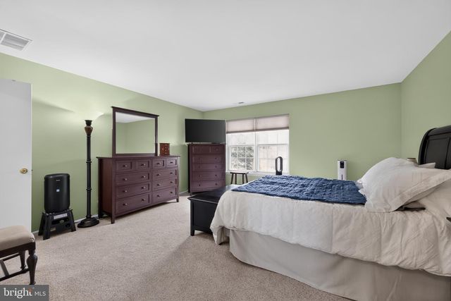 5806-B ADELAIDE DR, Mount Laurel, NJ 08054