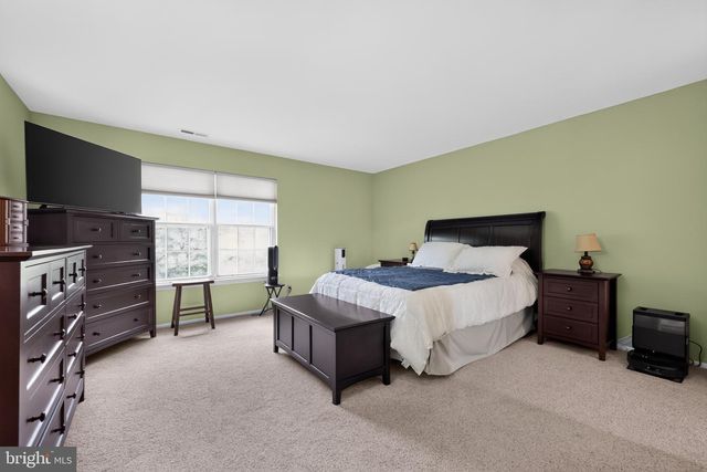 5806-B ADELAIDE DR, Mount Laurel, NJ 08054