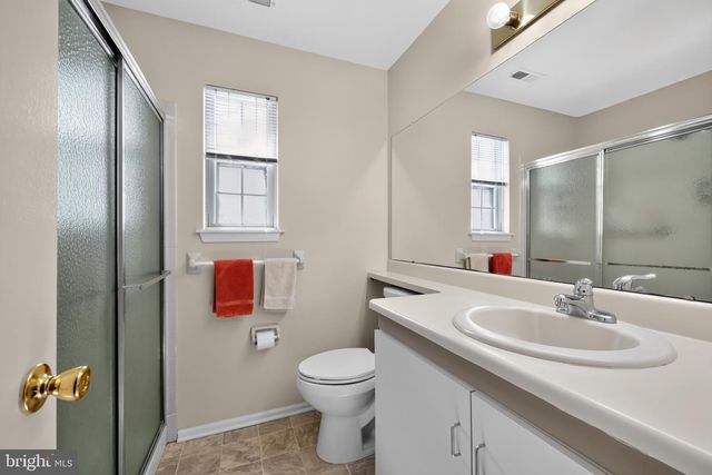 5806-B ADELAIDE DR, Mount Laurel, NJ 08054