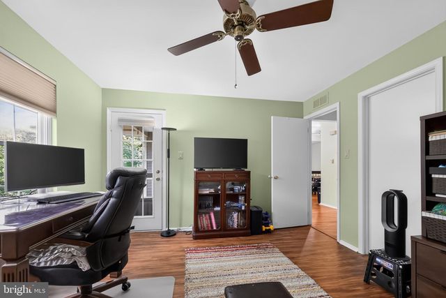 5806-B ADELAIDE DR, Mount Laurel, NJ 08054