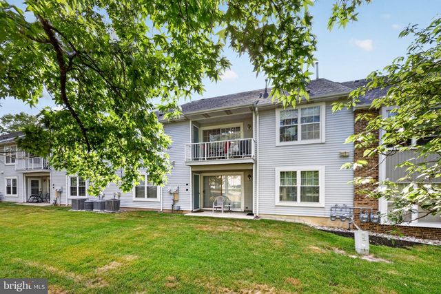 5806-B ADELAIDE DR, Mount Laurel, NJ 08054