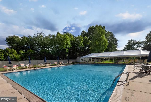 5806-B ADELAIDE DR, Mount Laurel, NJ 08054