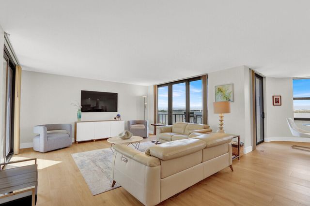 5420 N Ocean Drive 506, Singer Island, FL 33404