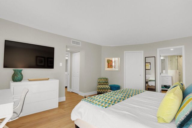 5420 N Ocean Drive 506, Singer Island, FL 33404