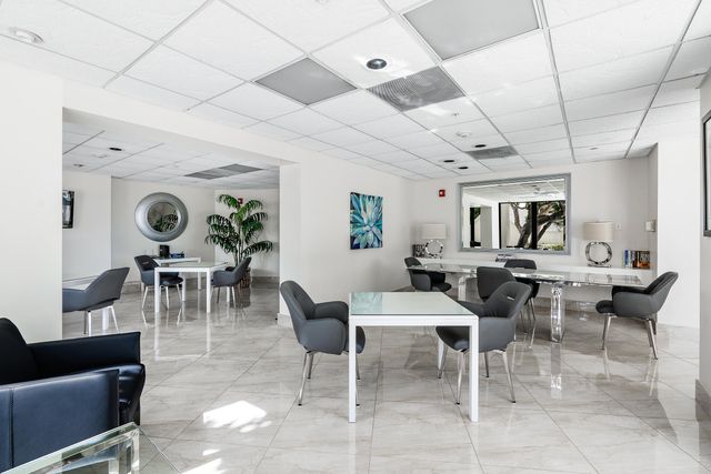 5420 N Ocean Drive 506, Singer Island, FL 33404