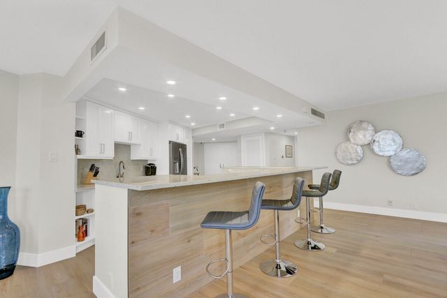 5420 N Ocean Drive 506, Singer Island, FL 33404