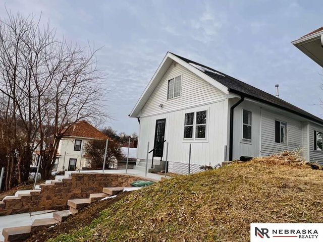 2614 Pierce Street, Omaha, NE 68105