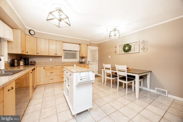 820 N FRANKLIN ST, Pottstown, PA 19464