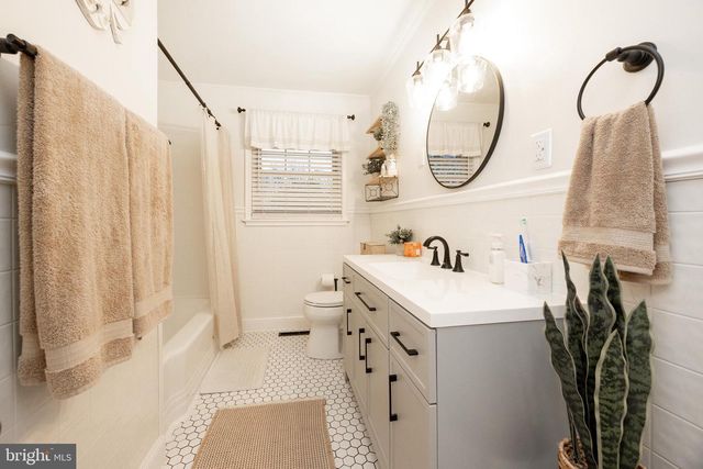 820 N FRANKLIN ST, Pottstown, PA 19464