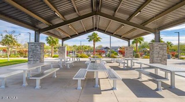 8736 W COLTER Street, Glendale, AZ 85305