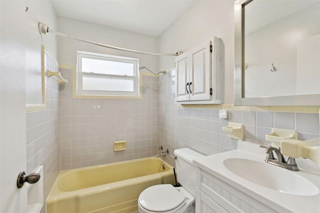 822 POINSETTIA DRIVE, Eustis, FL 32726