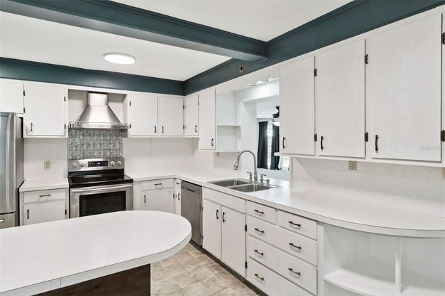 822 POINSETTIA DRIVE, Eustis, FL 32726