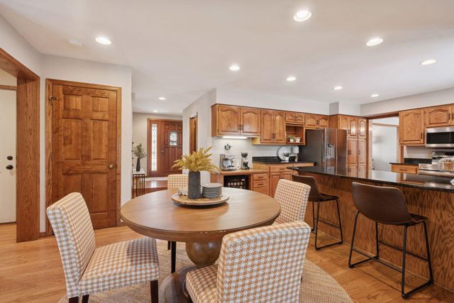 12500 Pinehurst Drive, Burnsville, MN 55337