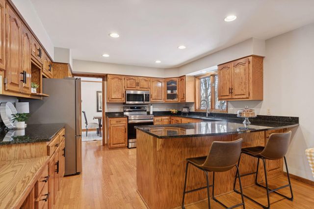 12500 Pinehurst Drive, Burnsville, MN 55337