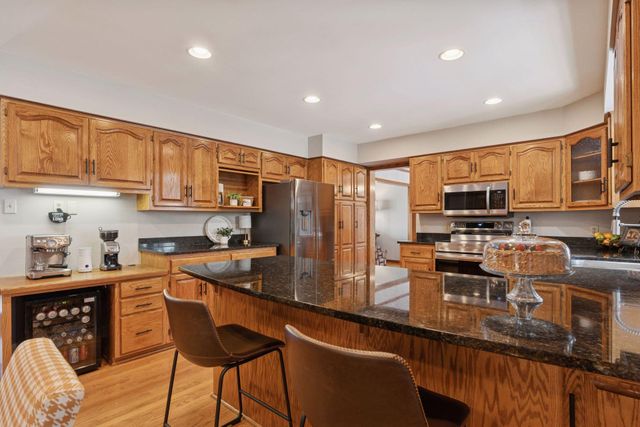 12500 Pinehurst Drive, Burnsville, MN 55337