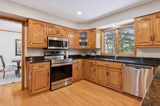 12500 Pinehurst Drive, Burnsville, MN 55337