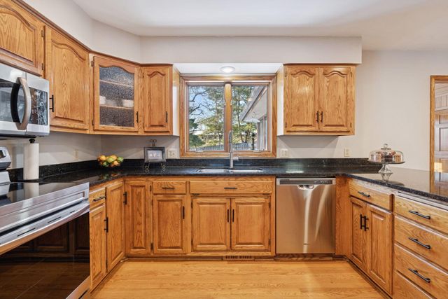 12500 Pinehurst Drive, Burnsville, MN 55337