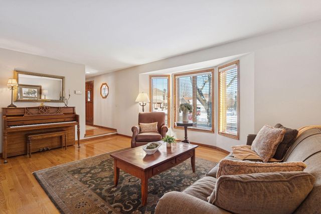 12500 Pinehurst Drive, Burnsville, MN 55337