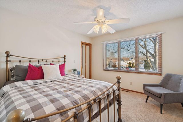 12500 Pinehurst Drive, Burnsville, MN 55337