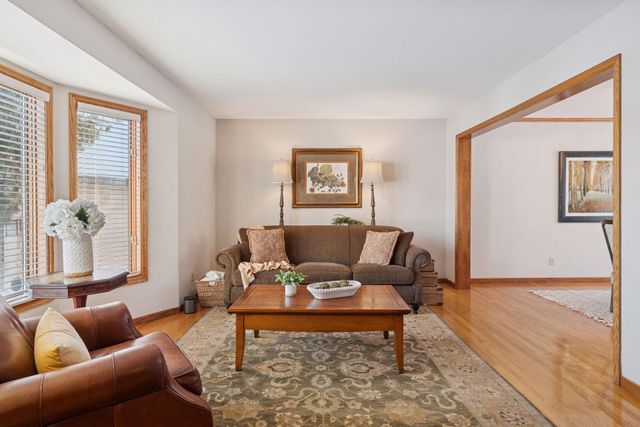 12500 Pinehurst Drive, Burnsville, MN 55337