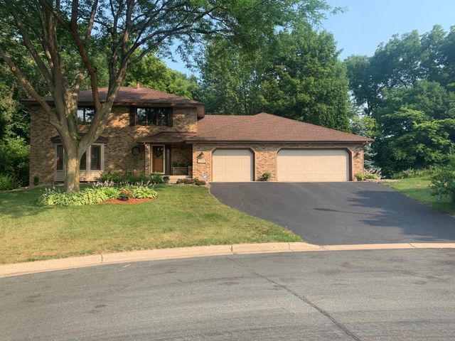 12500 Pinehurst Drive, Burnsville, MN 55337