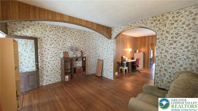 315 Mulberry Street, Catasauqua Boro, PA 18032