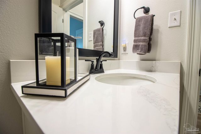 4234 Southern Palm Dr, Pace, FL 32571