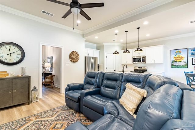 4234 Southern Palm Dr, Pace, FL 32571