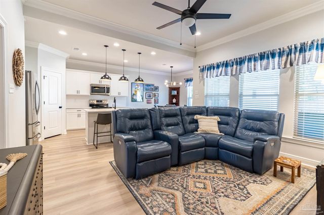 4234 Southern Palm Dr, Pace, FL 32571