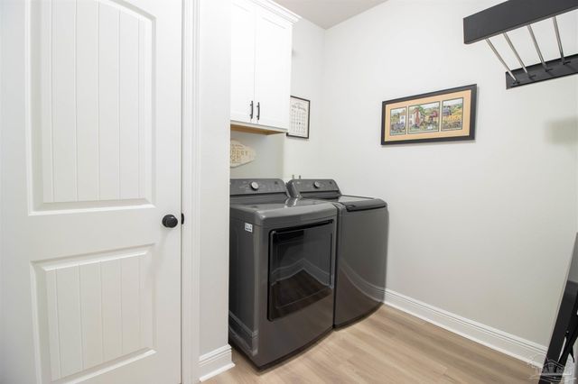 4234 Southern Palm Dr, Pace, FL 32571