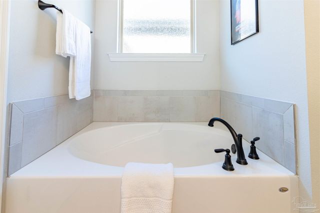 4234 Southern Palm Dr, Pace, FL 32571