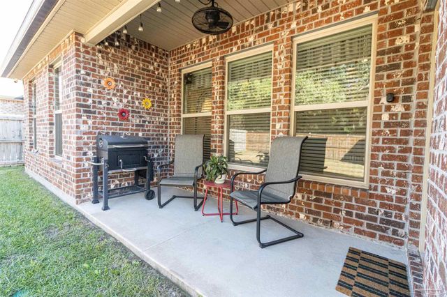 4234 Southern Palm Dr, Pace, FL 32571