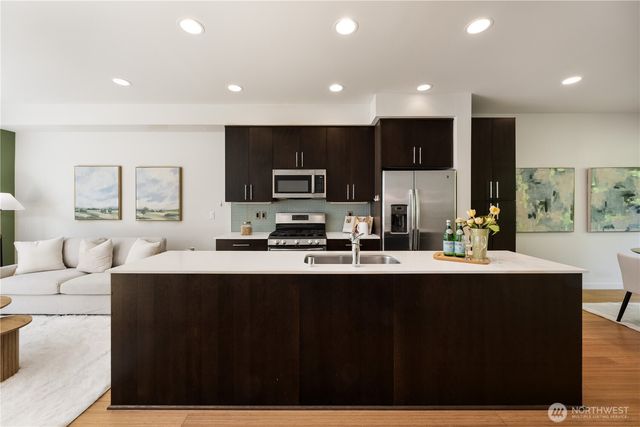 2705 S Charlestown Street, Seattle, WA 98108