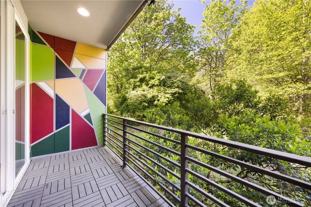 2705 S Charlestown Street, Seattle, WA 98108