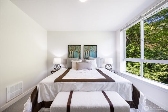 2705 S Charlestown Street, Seattle, WA 98108