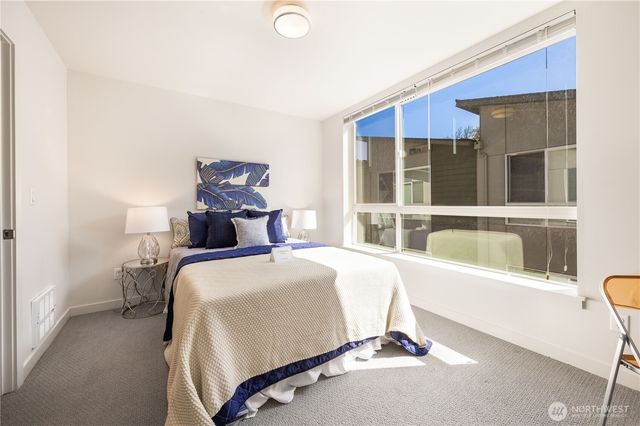 2705 S Charlestown Street, Seattle, WA 98108