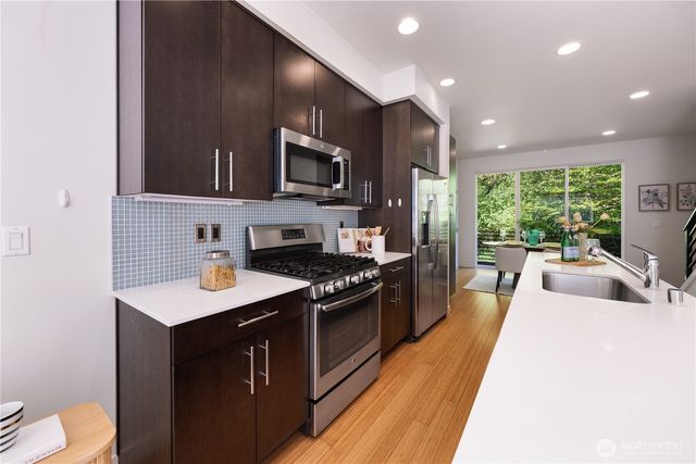 2705 S Charlestown Street, Seattle, WA 98108