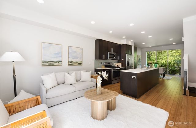 2705 S Charlestown Street, Seattle, WA 98108