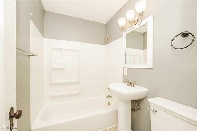 2167 12th Street SW, Akron, OH 44314