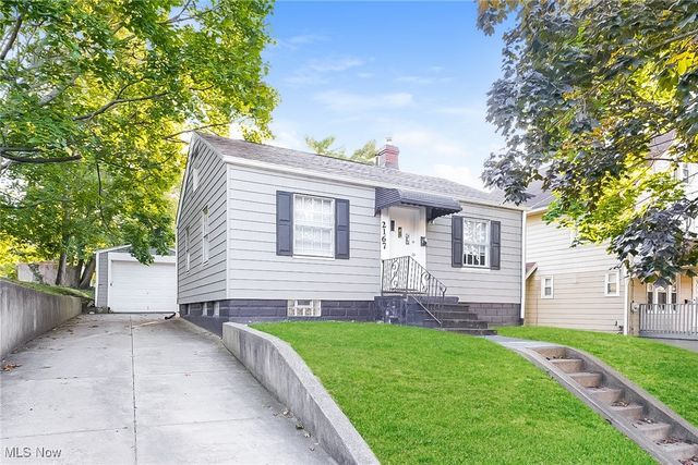 2167 12th Street SW, Akron, OH 44314