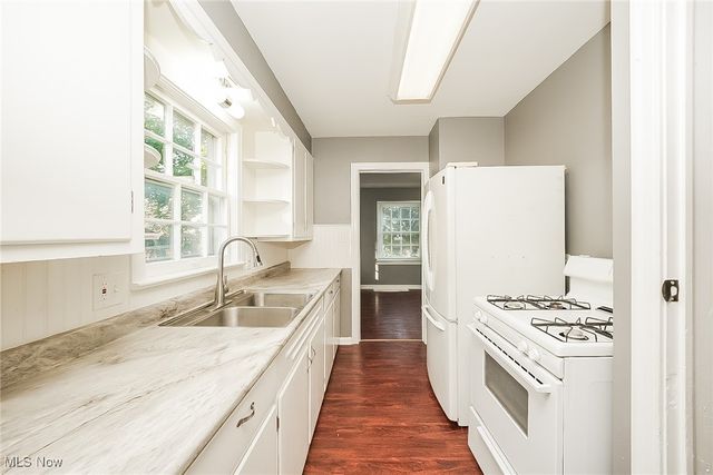 2167 12th Street SW, Akron, OH 44314