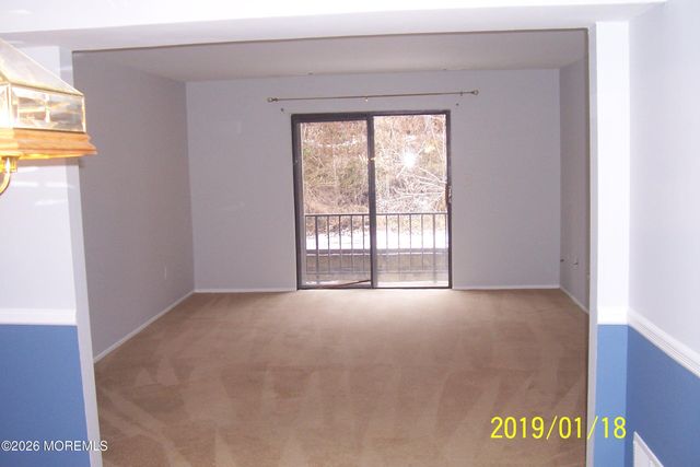 2002 Silver Court 2002, Hamilton, NJ 08690
